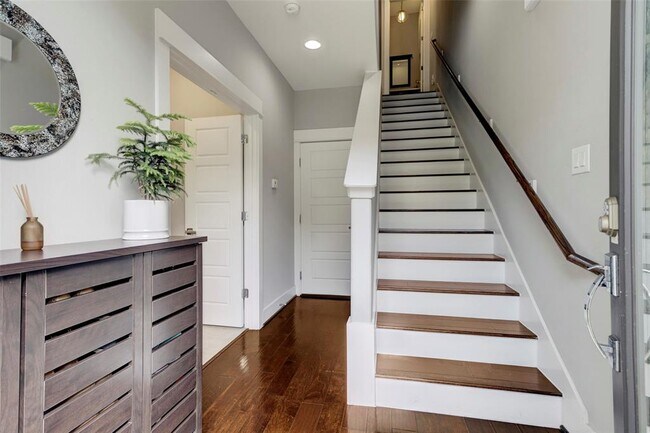 Foto del edificio - 3109 Gillespie St
