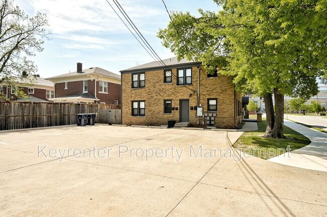 Foto del edificio - 701 NE 14th St