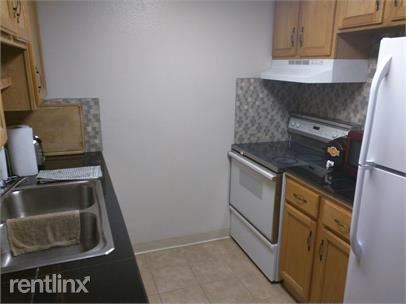 Building Photo - 501 Golden Cir