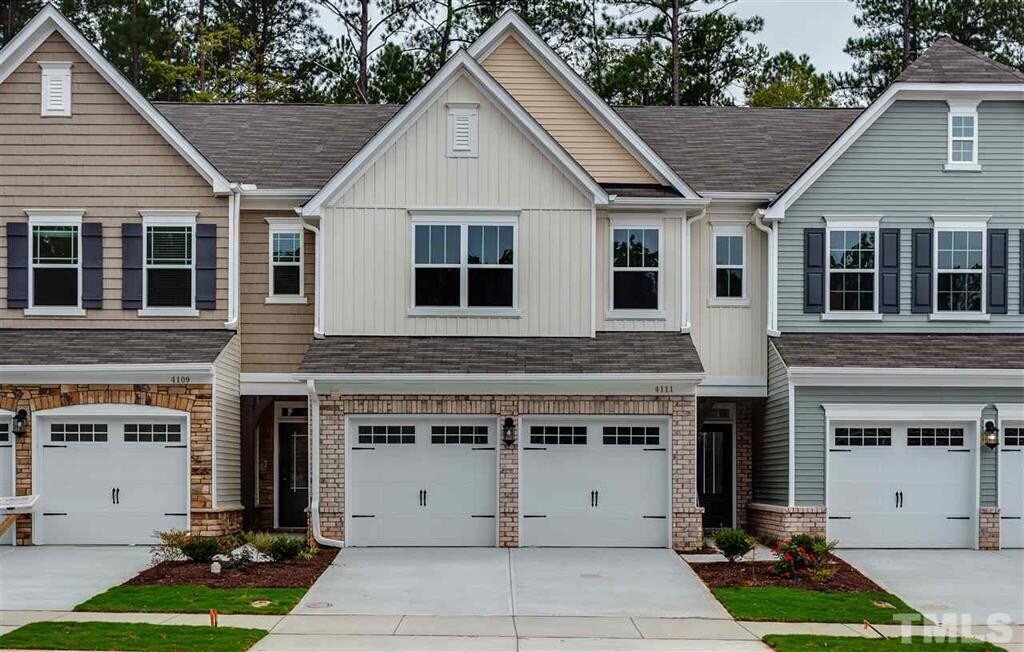 Primary Photo - 411 Lofty Ridge Place, Morrisville - Bev R...