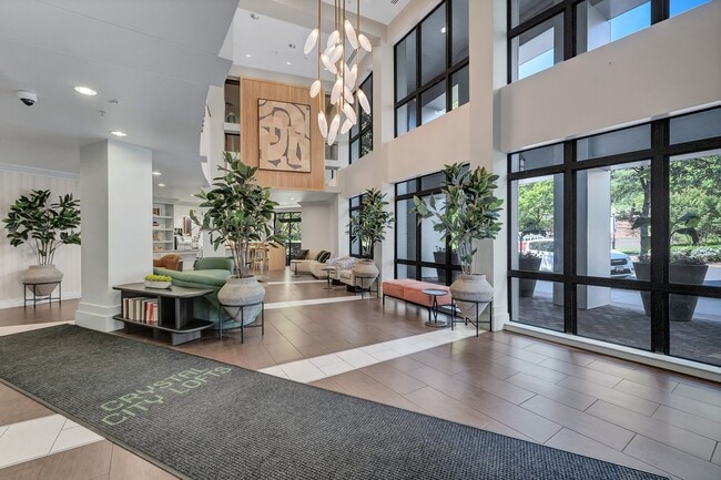 Vestíbulo renovado - Crystal City Lofts