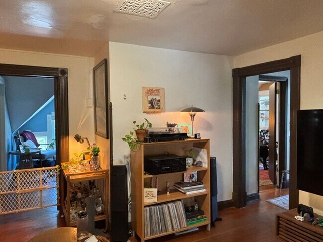 Foto del edificio - 427 6th St SE