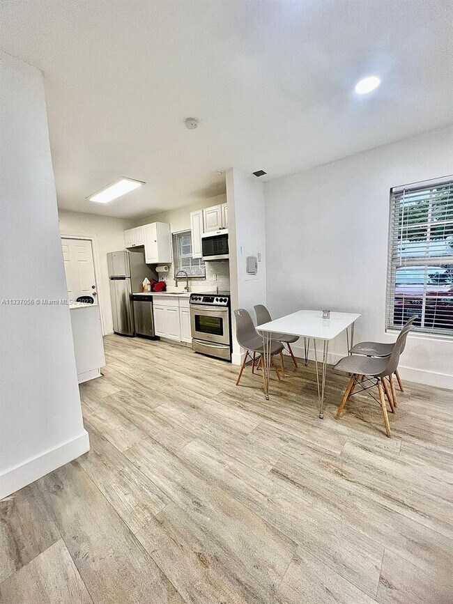 Foto del edificio - 504 SW 15th St