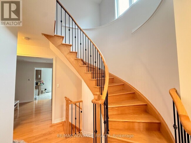 Building Photo - 65 Princess Diana Dr