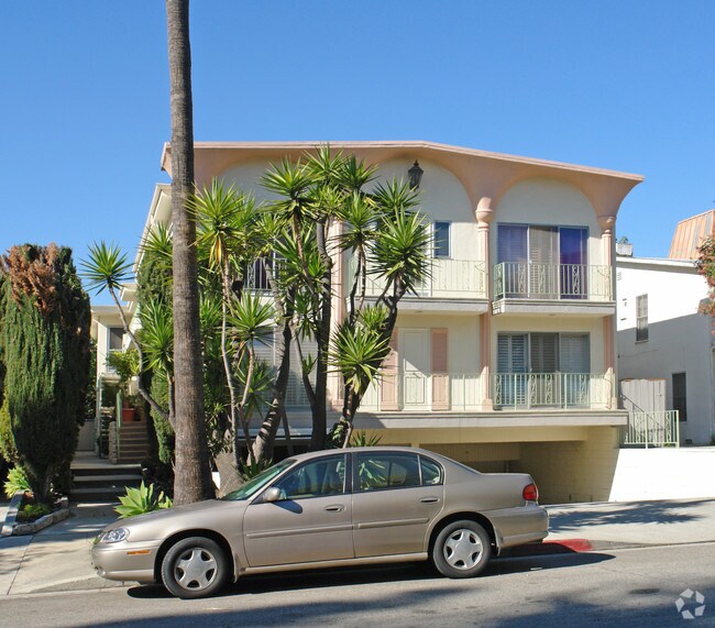 Building Photo - 10331 Almayo Ave