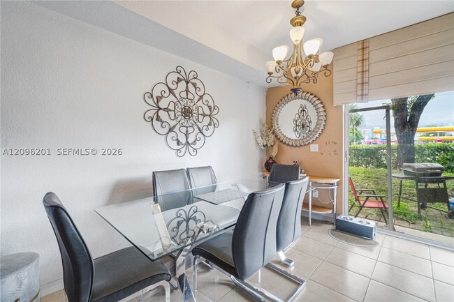 Foto del edificio - 8810 W Flagler St