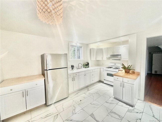 Building Photo - 91 Moore St