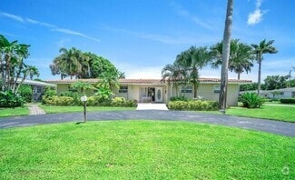 Building Photo - 215 Entrada Dr