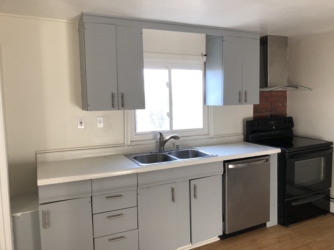 Kitchen - 254 Plimpton St