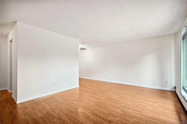 Building Photo - 5315 Minnehaha Ave