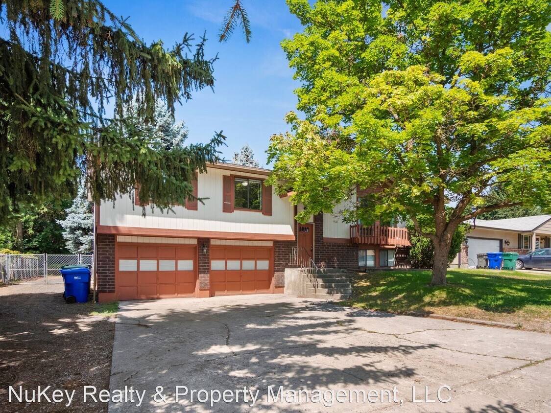 Primary Photo - 4 br, 3 bath House - 11707 N. Wall St.