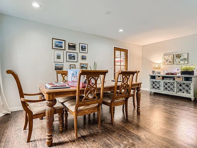 Building Photo - 7198 Eaton Ct