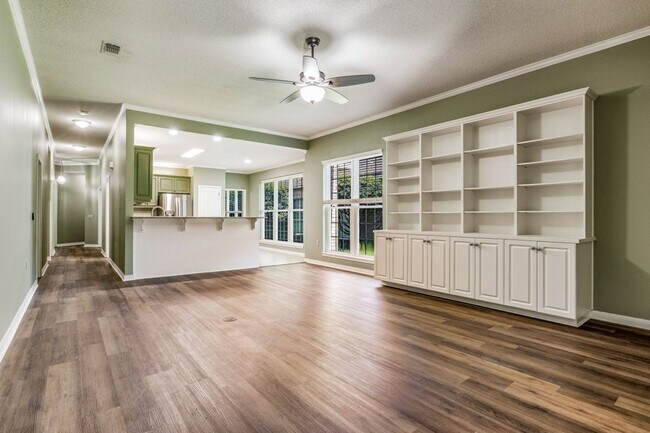 Foto del edificio - Great Home in the Tiger Point community of Champions Green!