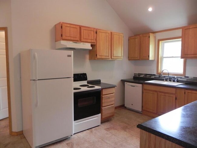 Building Photo - 803 E Water St