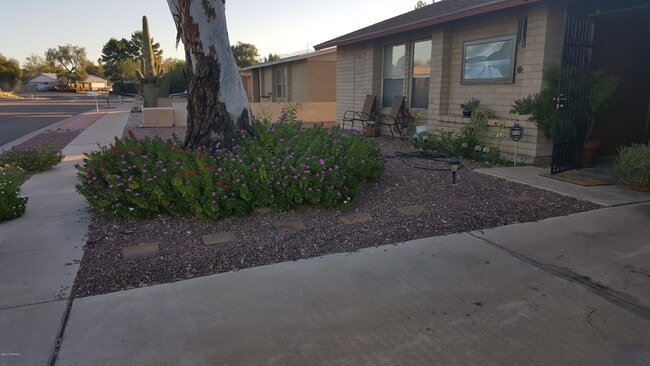 Foto del edificio - 7840 N Rasmussen Ave