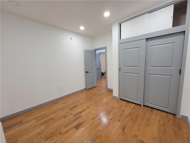 Foto del edificio - 1111 E 94th St