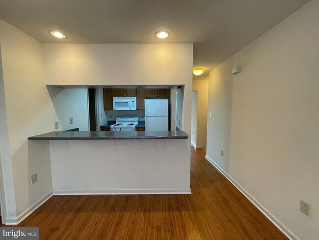 Building Photo - 11 Belladonna Ln
