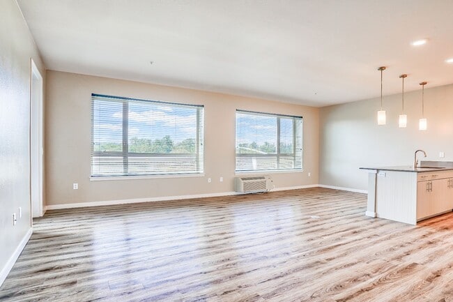 Building Photo - South Block Apartments