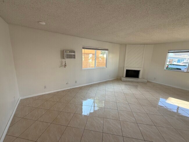 Foto del edificio - 7782 Newman Ave