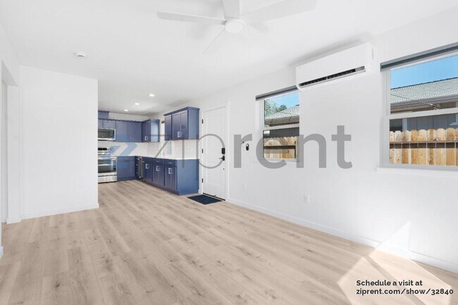 Foto del edificio - 8432 Central Ave