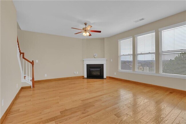 Building Photo - 1520 Eaglerock Dr