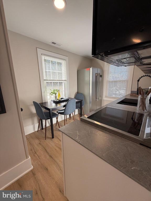 Foto del edificio - 10141 Liberty Rd