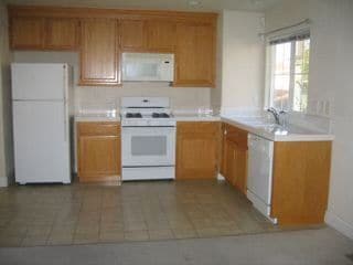 Foto del edificio - 647 McGinnis Cir