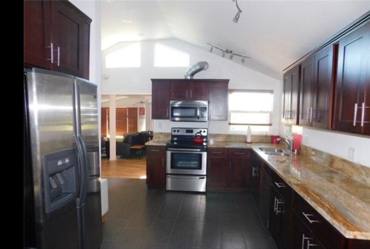 , West Hills, CA 91304 House for Rent in West Hills, CA