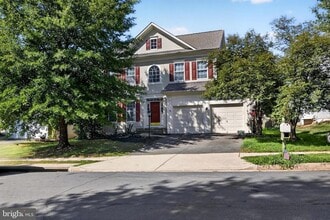 Building Photo - 9036 Woodpecker Ct