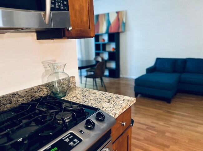 Foto del edificio - 4057 S Lake Park Ave