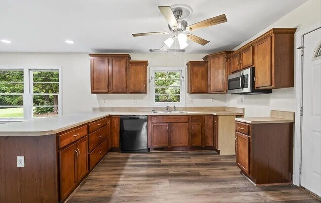 Foto del edificio - 1516 Montague Ave