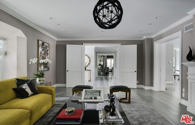 Foto del edificio - 1214 Coldwater Canyon Dr