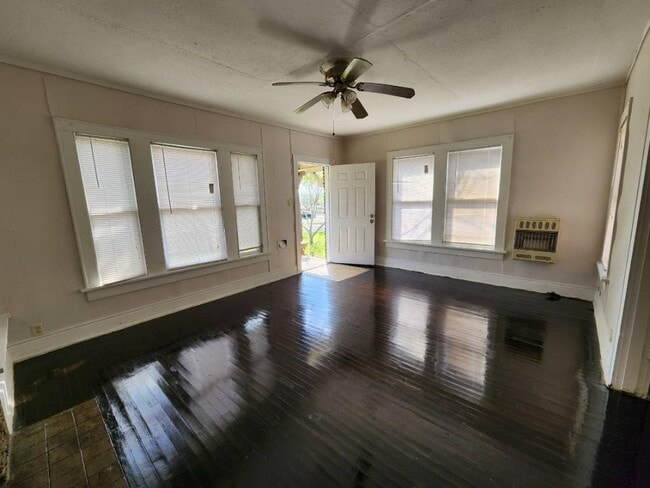 Living Room - 2619 Wilkinson Ave