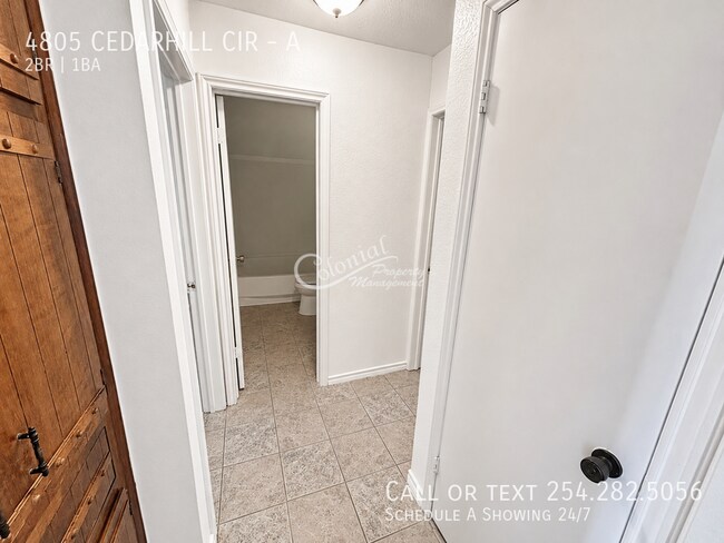 Building Photo - 4805 Cedarhill Cir