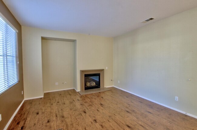 Building Photo - 37266 Tucana Pl