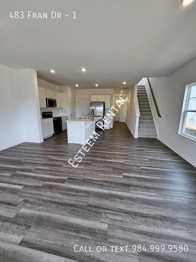 Foto del edificio - 483 Fran Dr