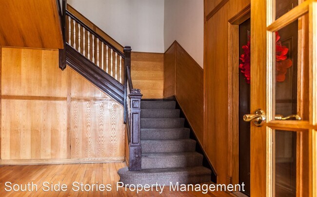 Building Photo - 725-727 E 50th St