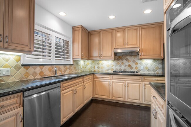 Kitchen - 1128 Princeton St