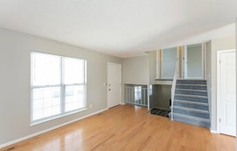 Building Photo - 1296 S Lewiston Way