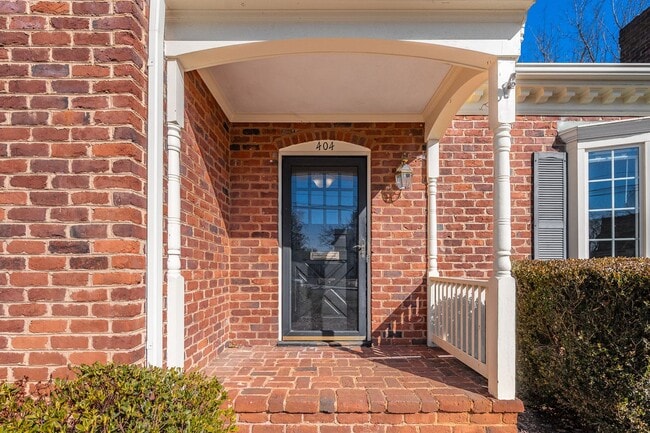 Building Photo - Beautiful 3 Bedroom House