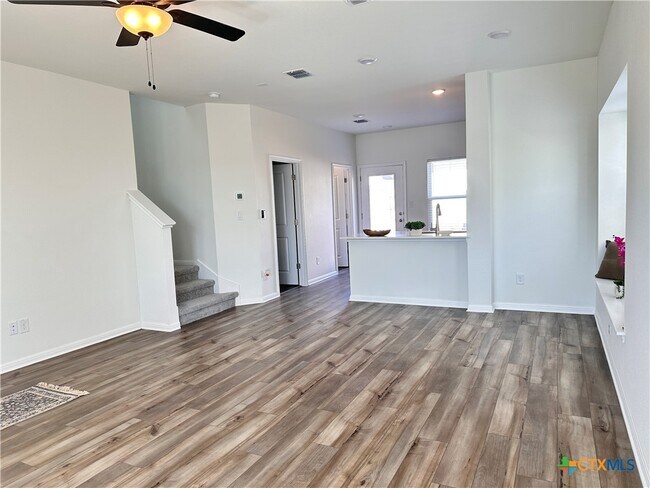 Foto del edificio - 124 Rollingwood Dr