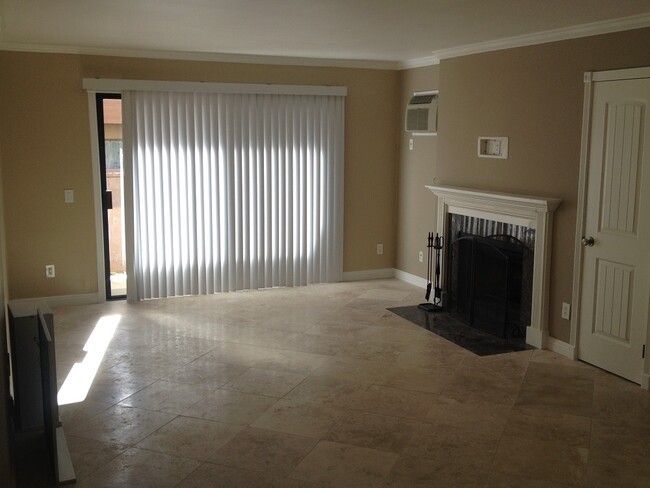 Building Photo - Remodeled Condo at Briarwoods in Bonita