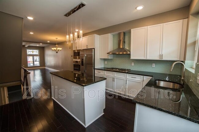 Building Photo - 507 S Newkirk St