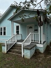 Building Photo - 1004 Boulevard St