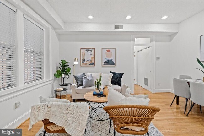 Foto del edificio - 1401 Columbia Rd NW