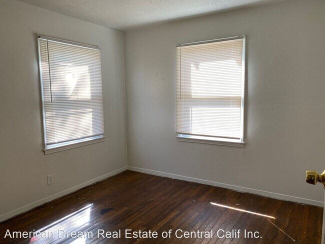 Building Photo - 2 br, 1 bath House - 306 G Street #C