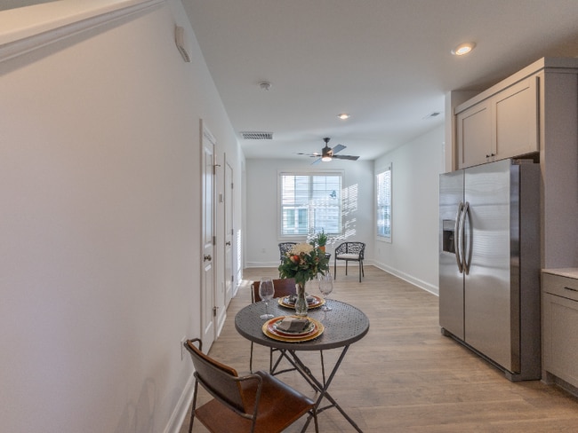 Photo - 1108 Rand St Apartment