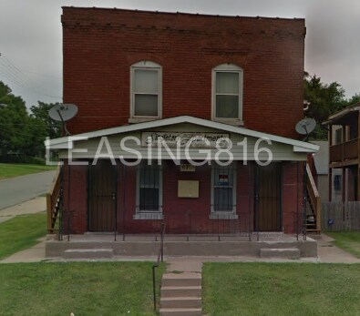 Primary Photo - Upper Apt in KCK!
