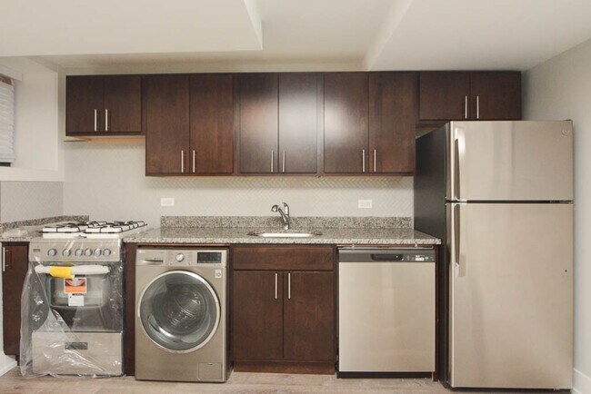 Foto del edificio - 438 W Belden Ave