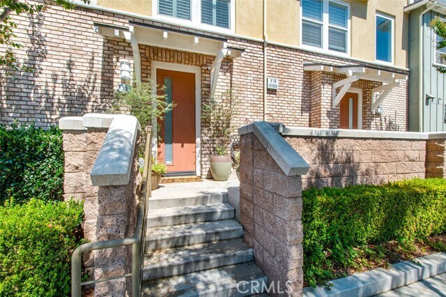 Primary Photo - 10 Brownstone Way